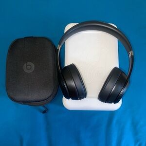 Beats Black Wireless Headphones